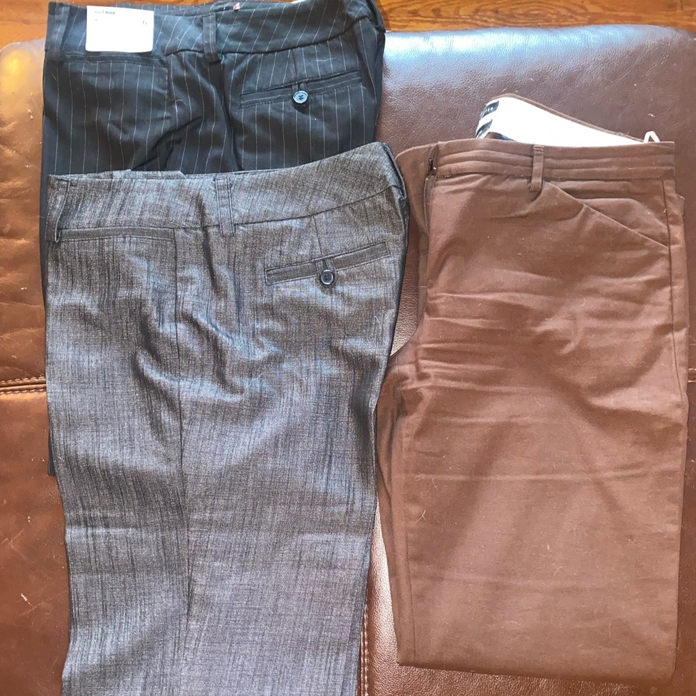 NEW YORK & CO CITY STRETCH FLARE AND THE LIMITED DREW FIT FLARE (SIZE 6 AVERAGE)